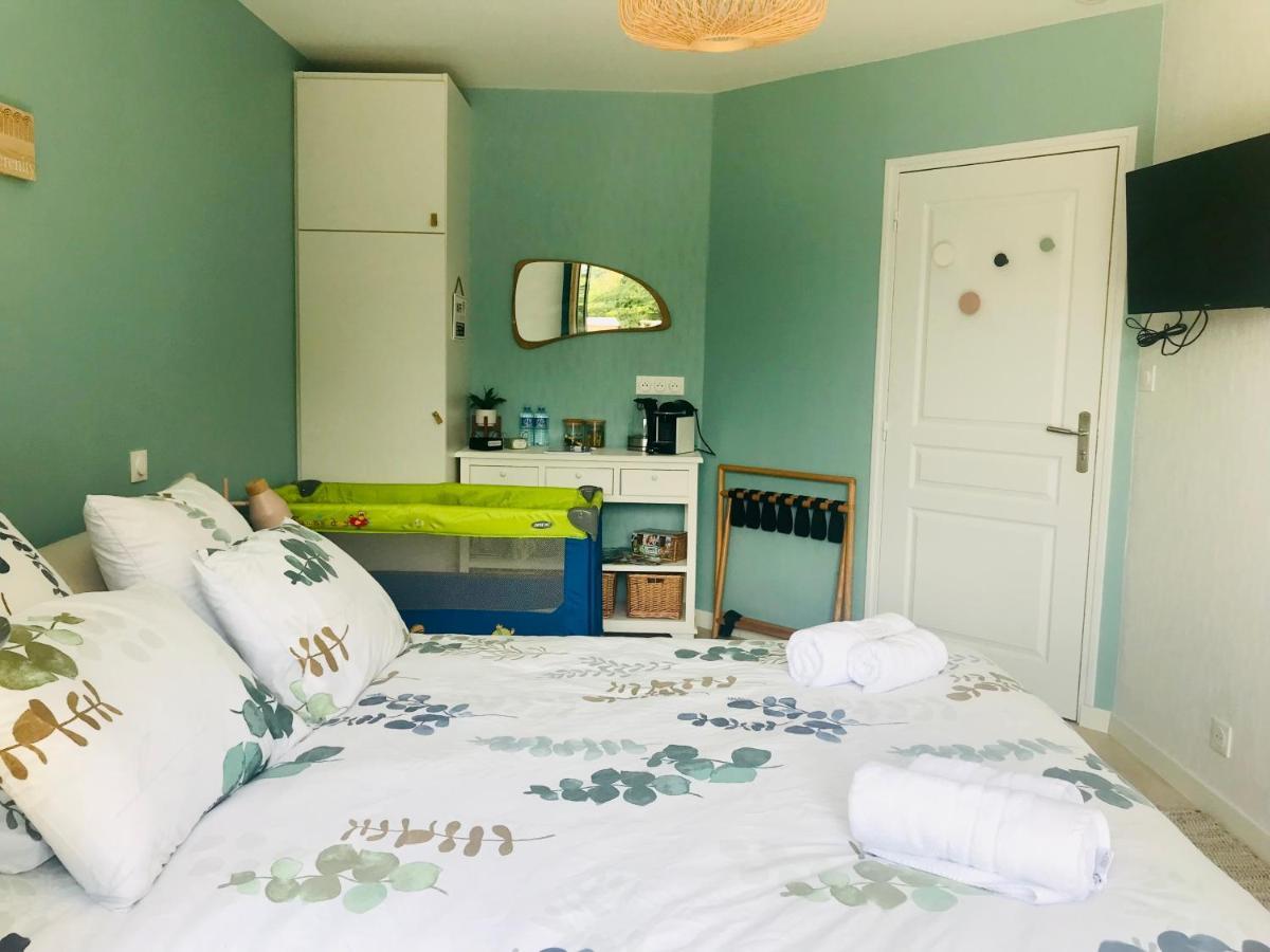 Bed and Breakfast Au Petit Bonheur De Claire Et Jo La Chapelle-Caro Экстерьер фото