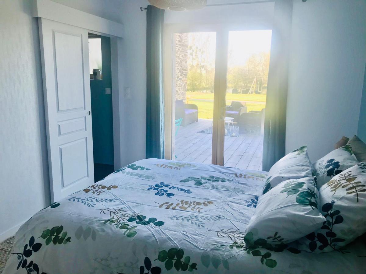 Bed and Breakfast Au Petit Bonheur De Claire Et Jo La Chapelle-Caro Экстерьер фото