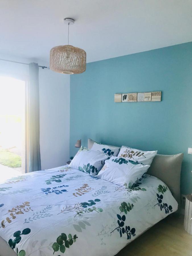 Bed and Breakfast Au Petit Bonheur De Claire Et Jo La Chapelle-Caro Экстерьер фото